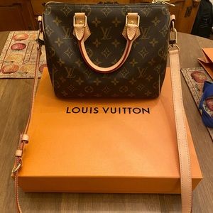 AUTHENTIC Louis Vuitton Speedy Bandoulière 25